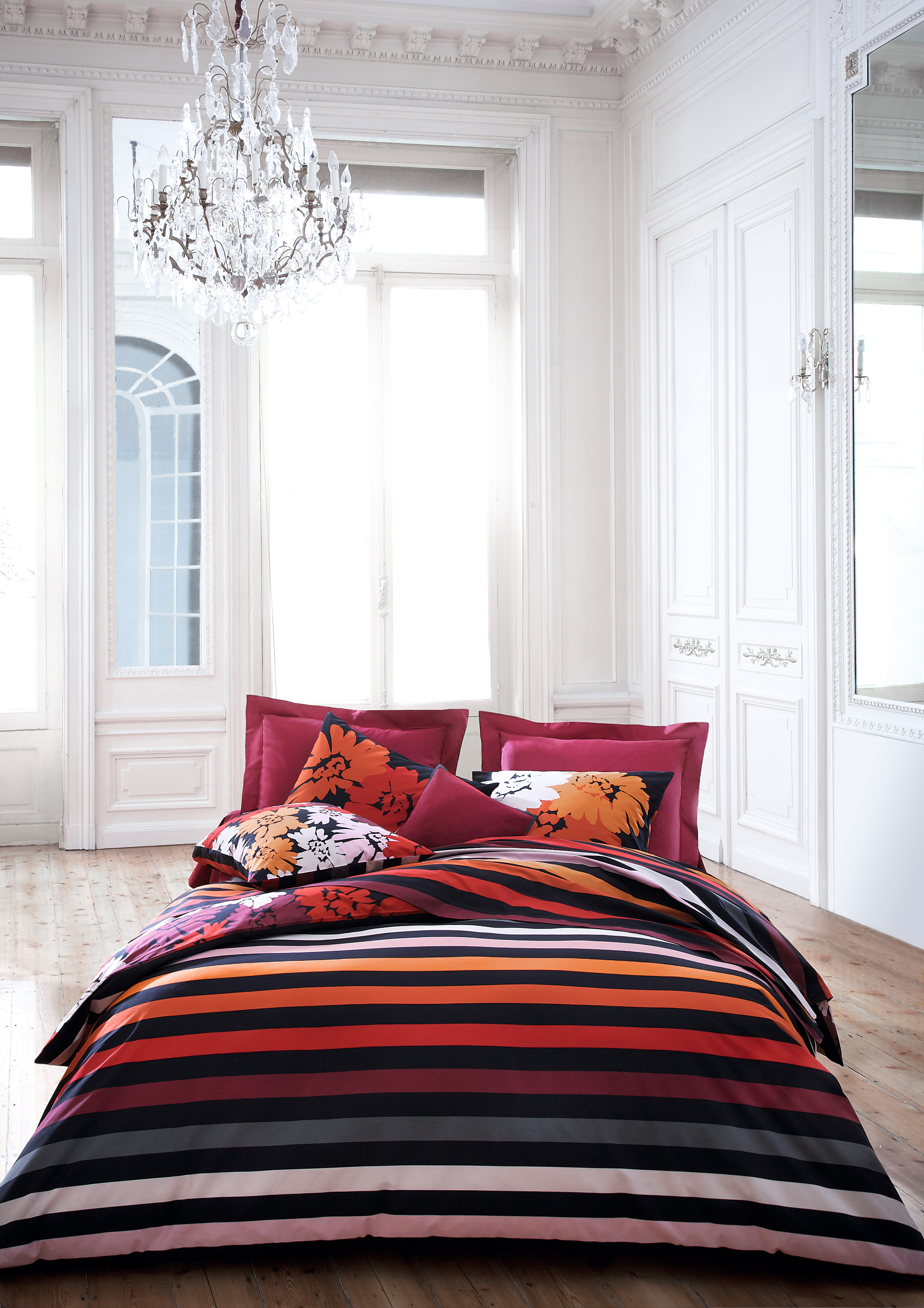 2013的春季，日比家族運用數位印染、雙股紗、丹士林印